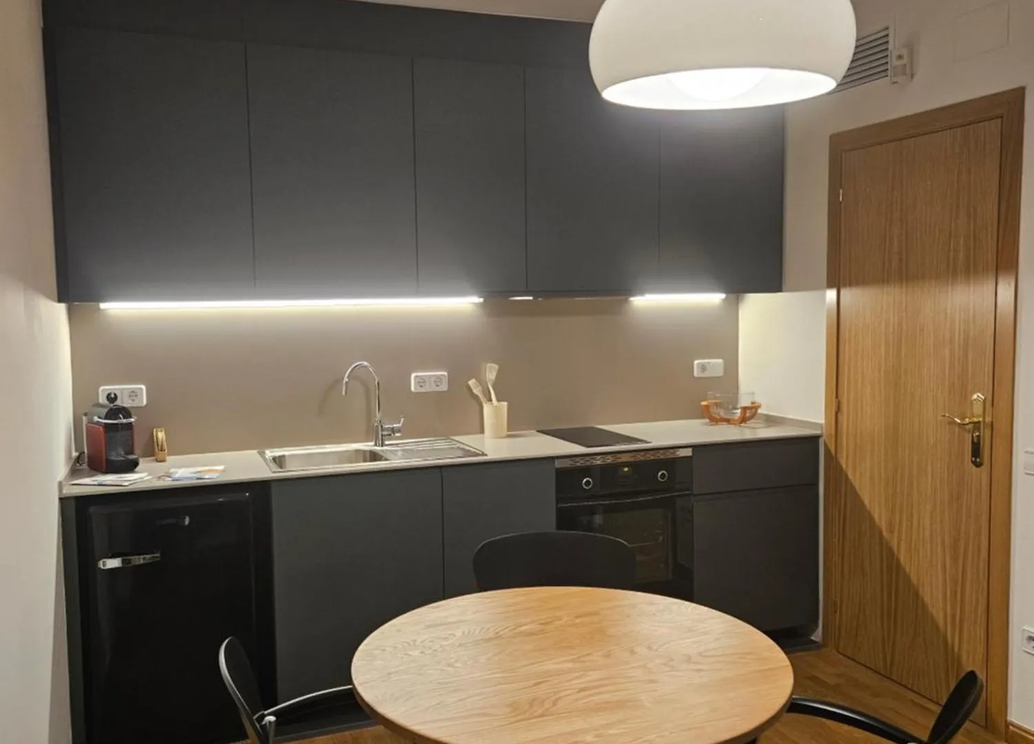 Estudiosuenossuite Sant Just Desvern Apartment