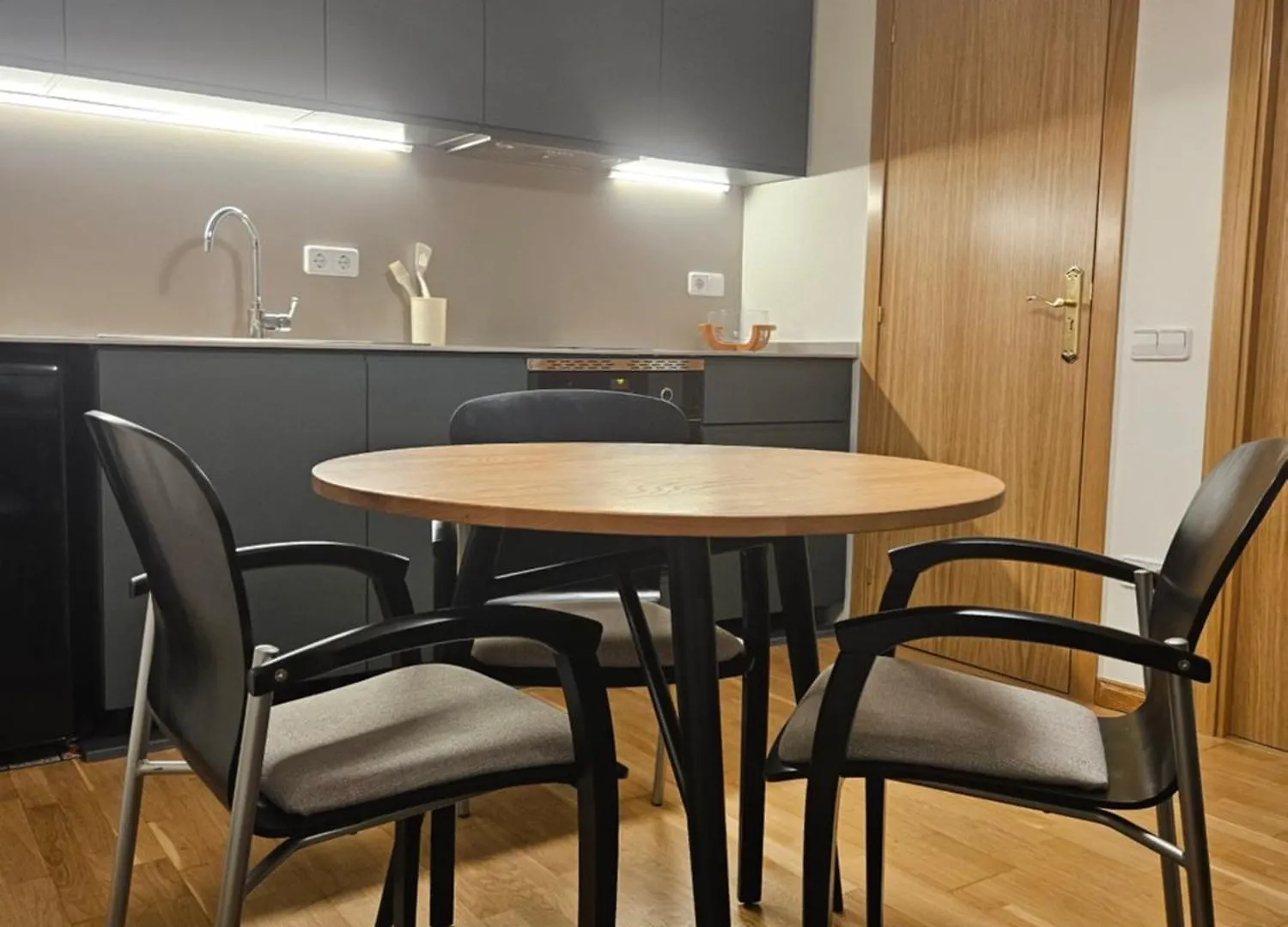 Estudiosuenossuite Sant Just Desvern Apartment