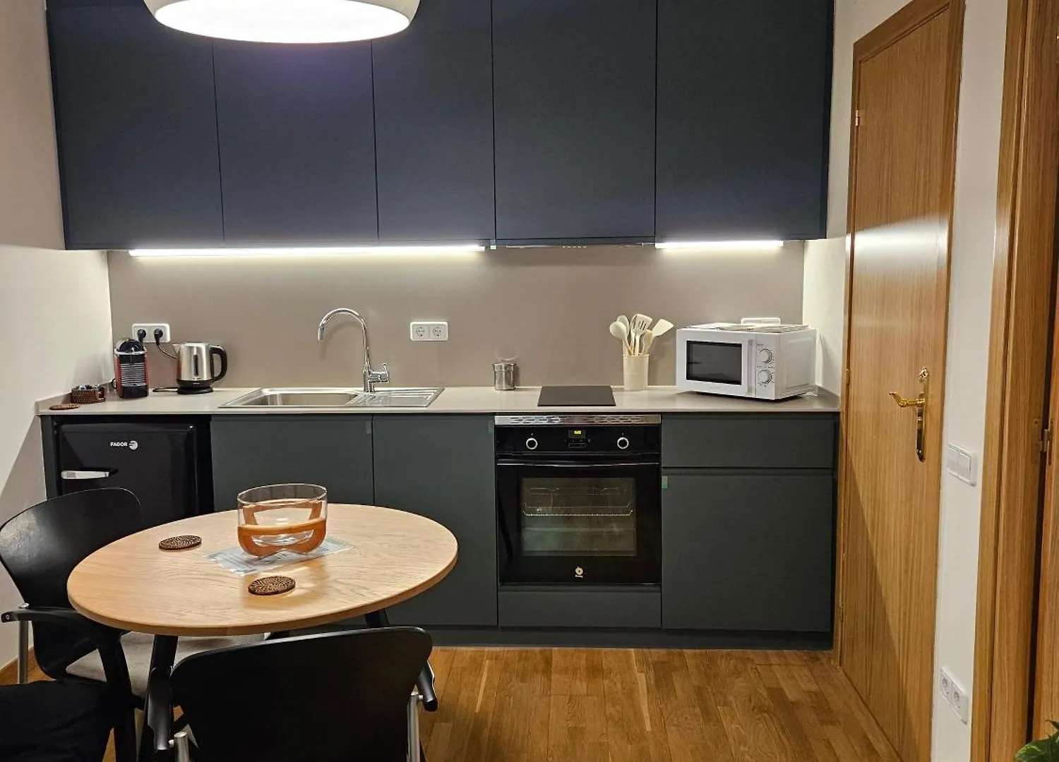 Estudiosuenossuite Sant Just Desvern Apartment