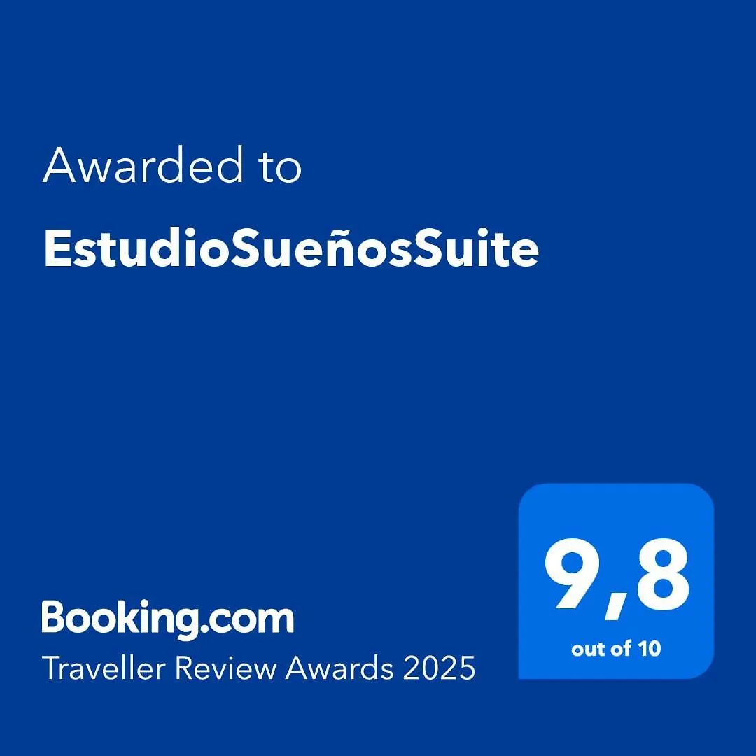 Estudiosuenossuite Sant Just Desvern Apartment